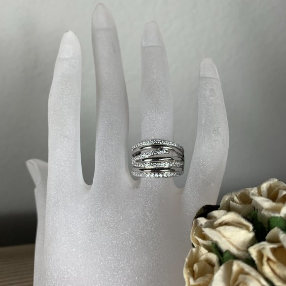 NEW Size 8 Pave Set CZ Cubic Zirconia Cocktail Ring in Sterling Silver - Picture 1 of 6